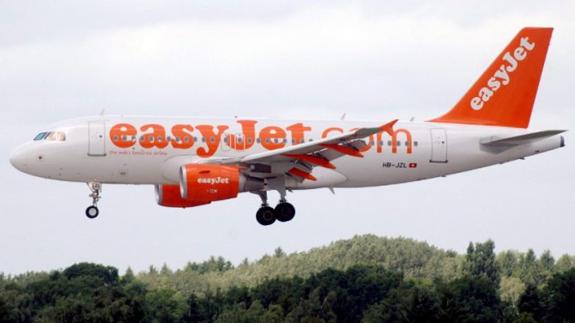 Multan a easyJet con 60.000 euros por negarse a embarcar a un pasajero con discapacidad