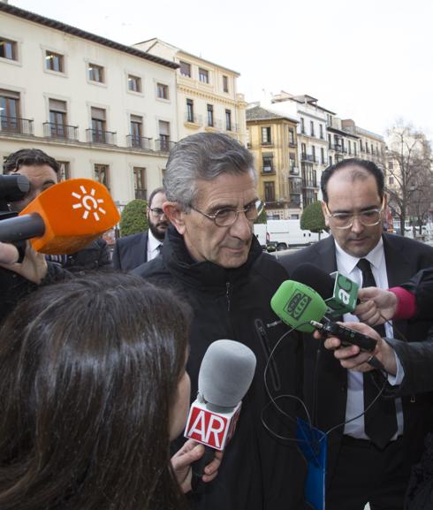 Nueve sesiones y 40 testigos