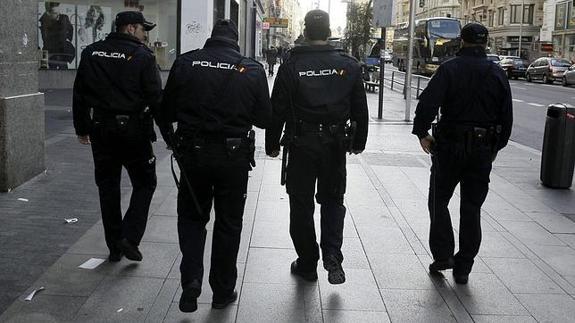 Miguel, un policía nacional fuera de servicio salva la vida de dos personas en un mes en Melilla
