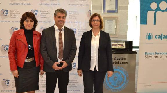 La UAL automatiza el préstamo de portátiles