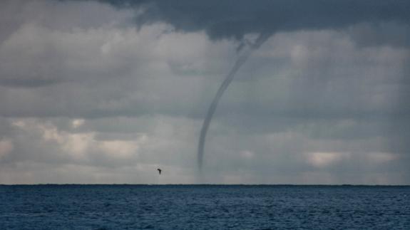 El 'tornado' de Almuñécar que impacta a España