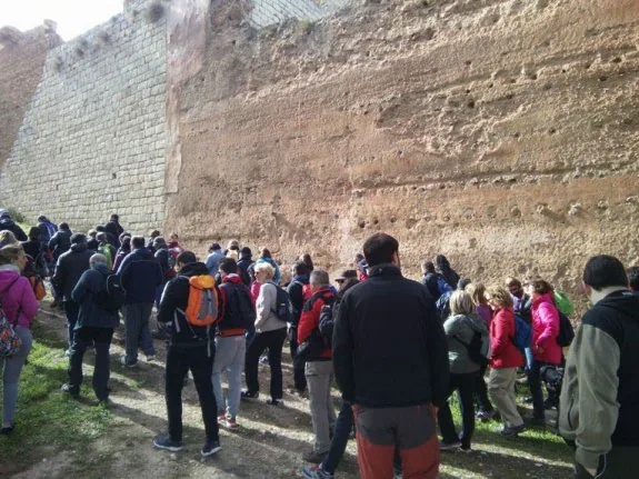 Ruta guiada en la muralla de Jaén. :: Águeda Mata