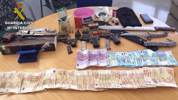 Dos bandas de Granada pelean con armas de fuego y cuchillos por el mercado de la droga