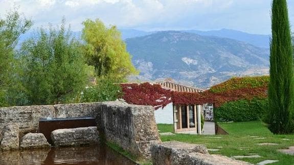 Visita guiada a los aparcamientos de la Alhambra, Tanatorio del cementerio de San José y Jardín de los Alixares