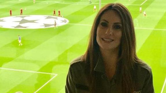 La mujer de Xabi Alonso, emocionada por la ovación del Bernabéu