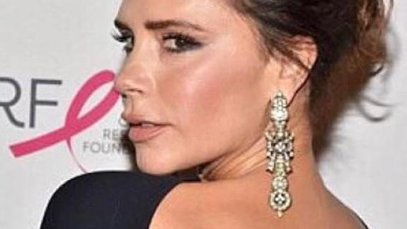 Victoria Beckham muestra cómo se ha borrado el tatuaje dedicado a su marido