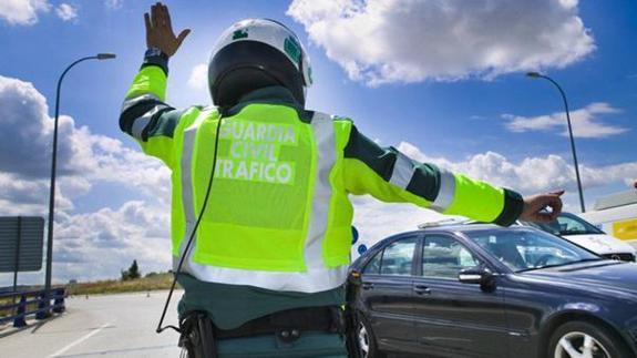 Así pueden multarte aunque tengas el coche parado