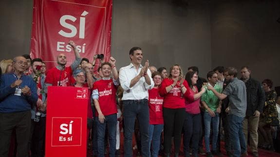 Acto de Pedro Sánchez en Granada en la precampaña.