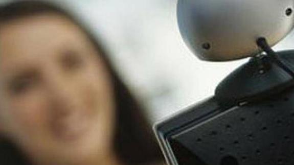 Descubre si estás siendo espiado por tu webcam