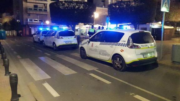 Accede a un lavadero de Almería y amenaza de muerte a su mujer