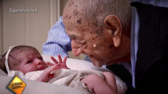 El tierno mensaje en 'El Hormiguero' de un español con 113 años a una recién nacida