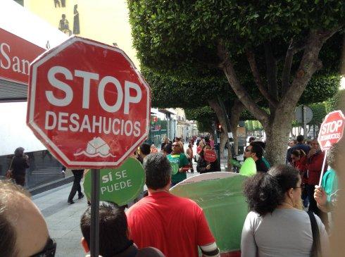 Manifestación contra los desahucios en Almería.