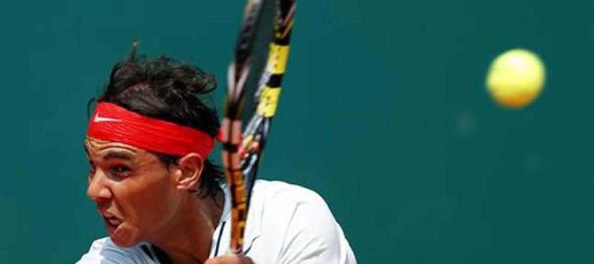 Nadal arrasa a Raonic y peleará por su octavo Godó