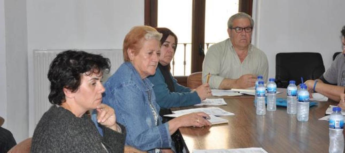 El alcalde de San Felices y la teniente de alcalde asumen todas las funciones