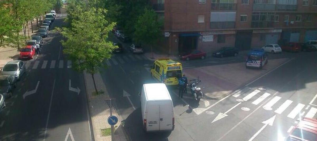 Un ciclista herido tras ser atropellado por una furgoneta