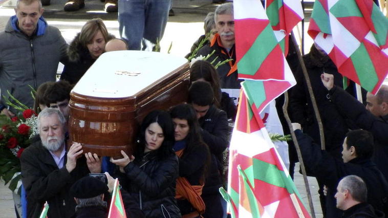 El funeral de Bolinaga se vuelve un homenaje a los presos etarras