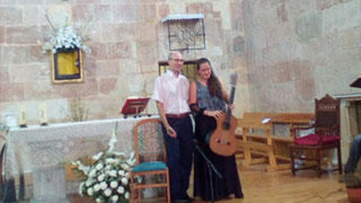 Guitarra y poes&iacute;a para honrar al patr&oacute;n en La Vell&eacute;s