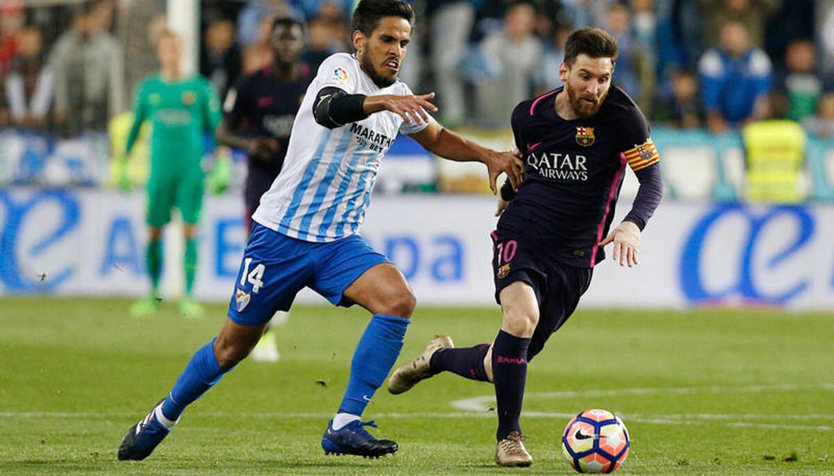 El Barça se deja media liga en Málaga (2-0)