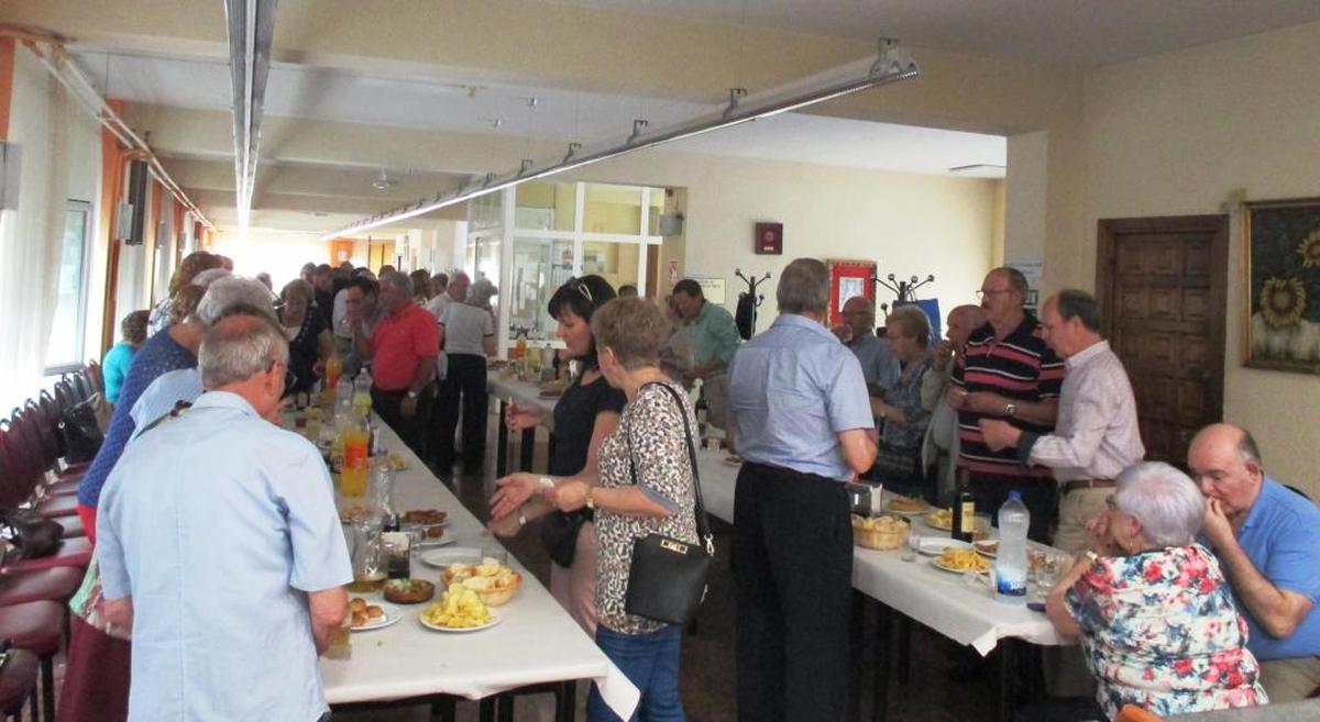 Encuentro del alcalde con los grupos del Hogar de Mayores de B&eacute;jar