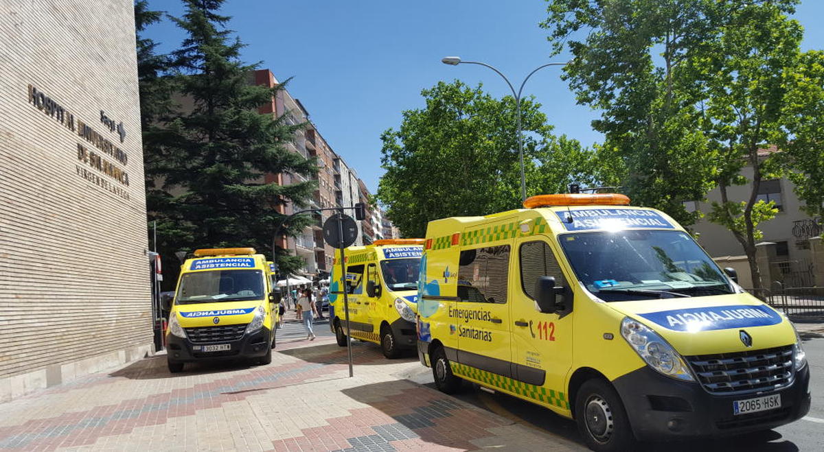 Las ambulancias abandonan los paros pero seguirán sin recoger enfermos de las habitaciones