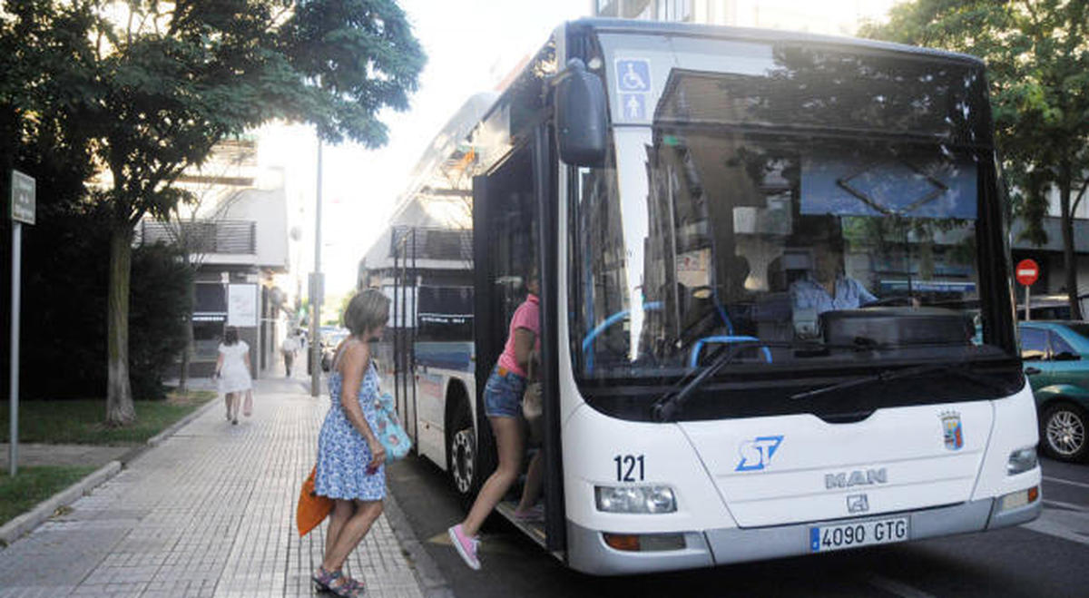 El abono mensual de transporte público permitirá utilizar gratuitamente el servicio 'SALenBICI'