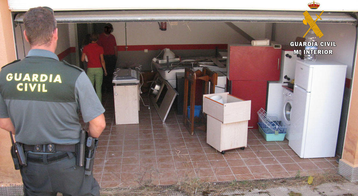 Dos detenidos en Carrascal de Barregas por okupar un chalet y robar muebles a los vecinos