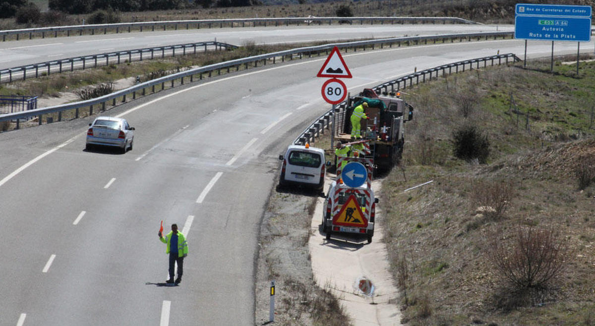 El tramo Guijuelo-Sorihuela de la A-66, limitado a 80 km/h por el mal estado de la vía