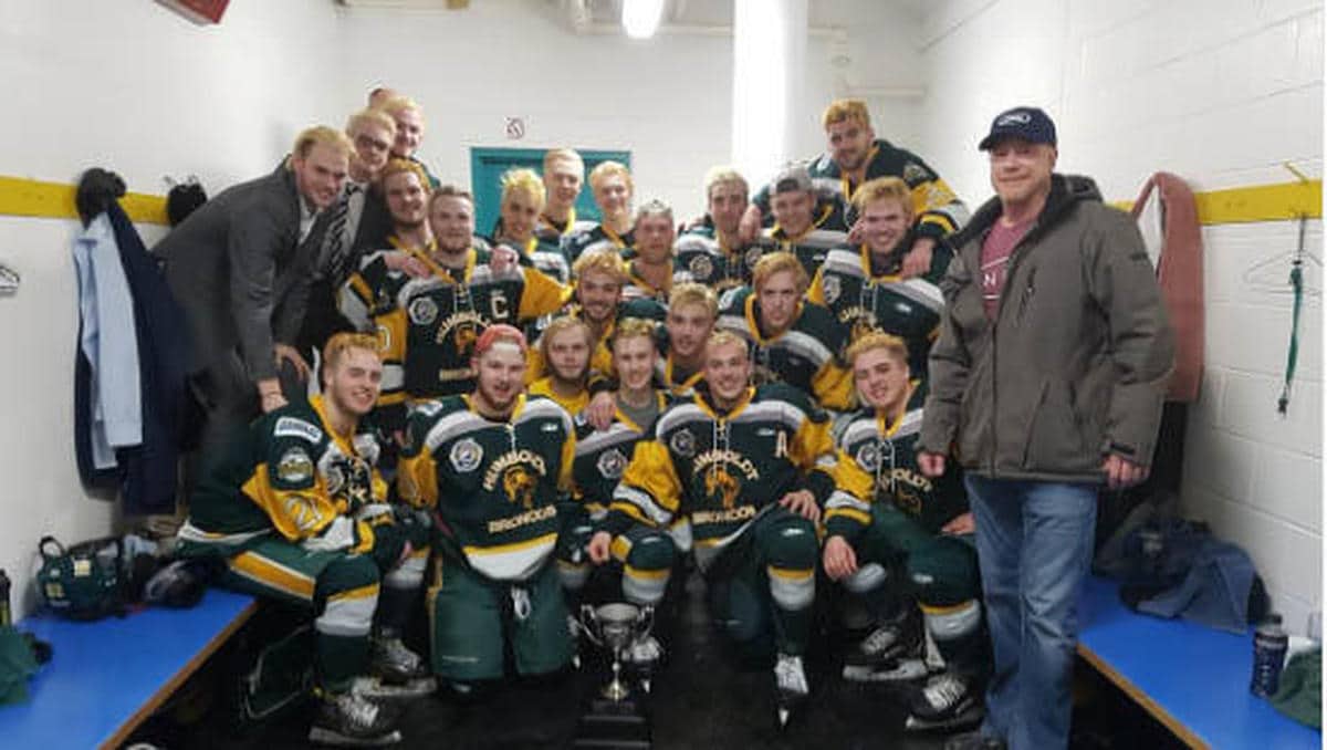 14 miembros de un equipo de hockey canadiense mueren en un accidente de autobús