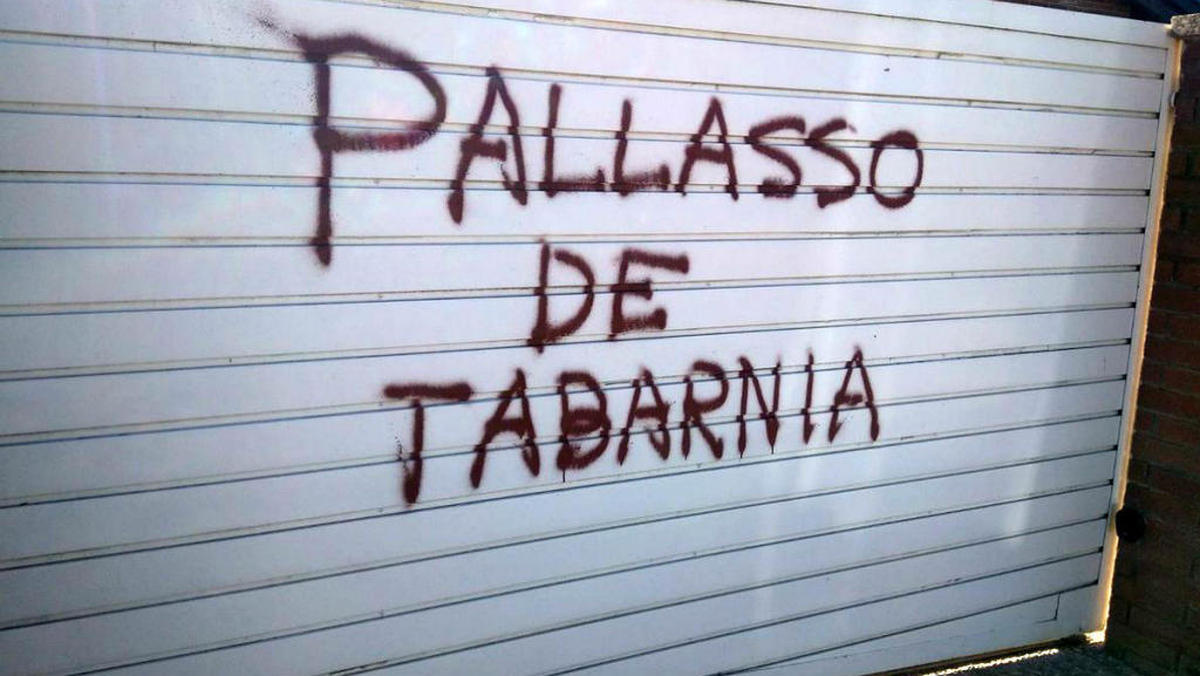 Ataque al periodista Tomás Guasch con pintadas en su casa