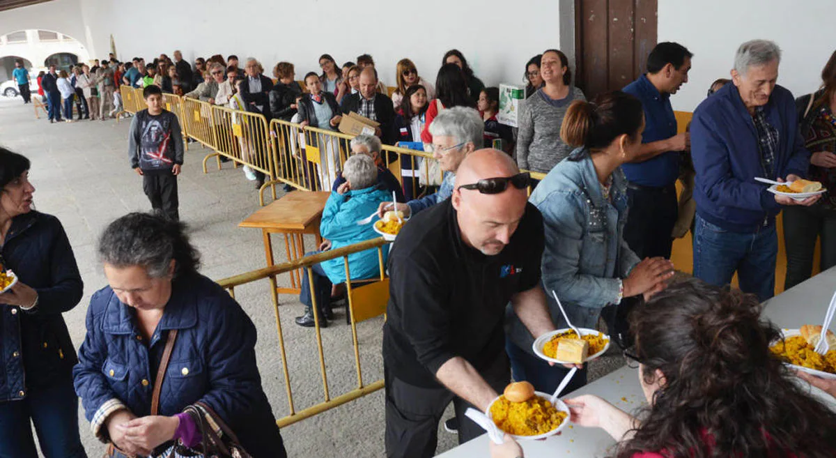 600 raciones de paella con carácter solidario en Ciudad Rodrigo