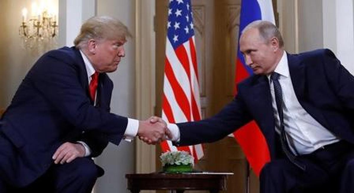 Trump y Putin comienzan la cumbre con un 'cara a cara' en el palacio presidencial