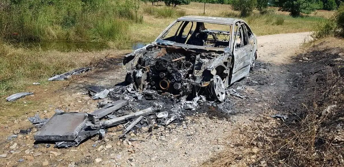 La Guardia Civil investiga el hallazgo de un coche robado en Zamora que ha aparecido calcinado en Villamayor