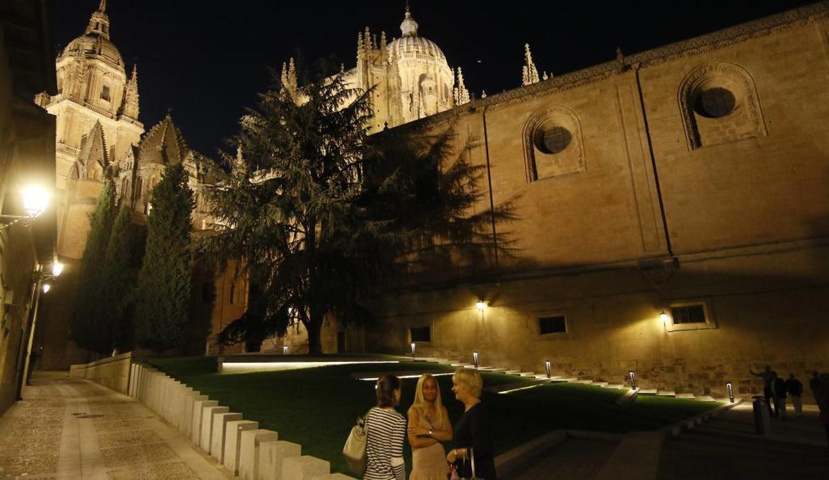 El solar que afeaba la imagen del Patio Chico ya es historia