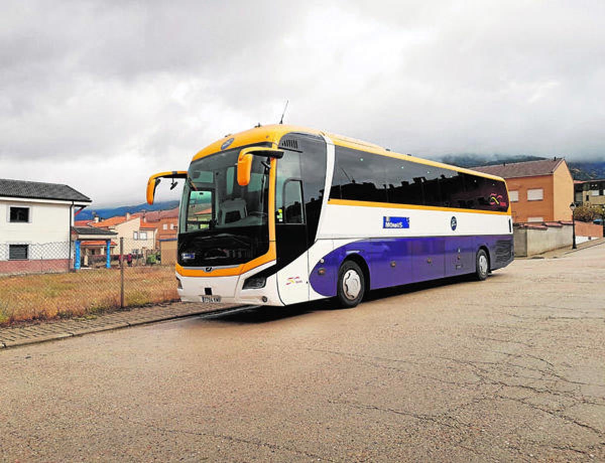 La Diputación presionará para acabar con el caos del bus de Béjar y Guijuelo a Madrid