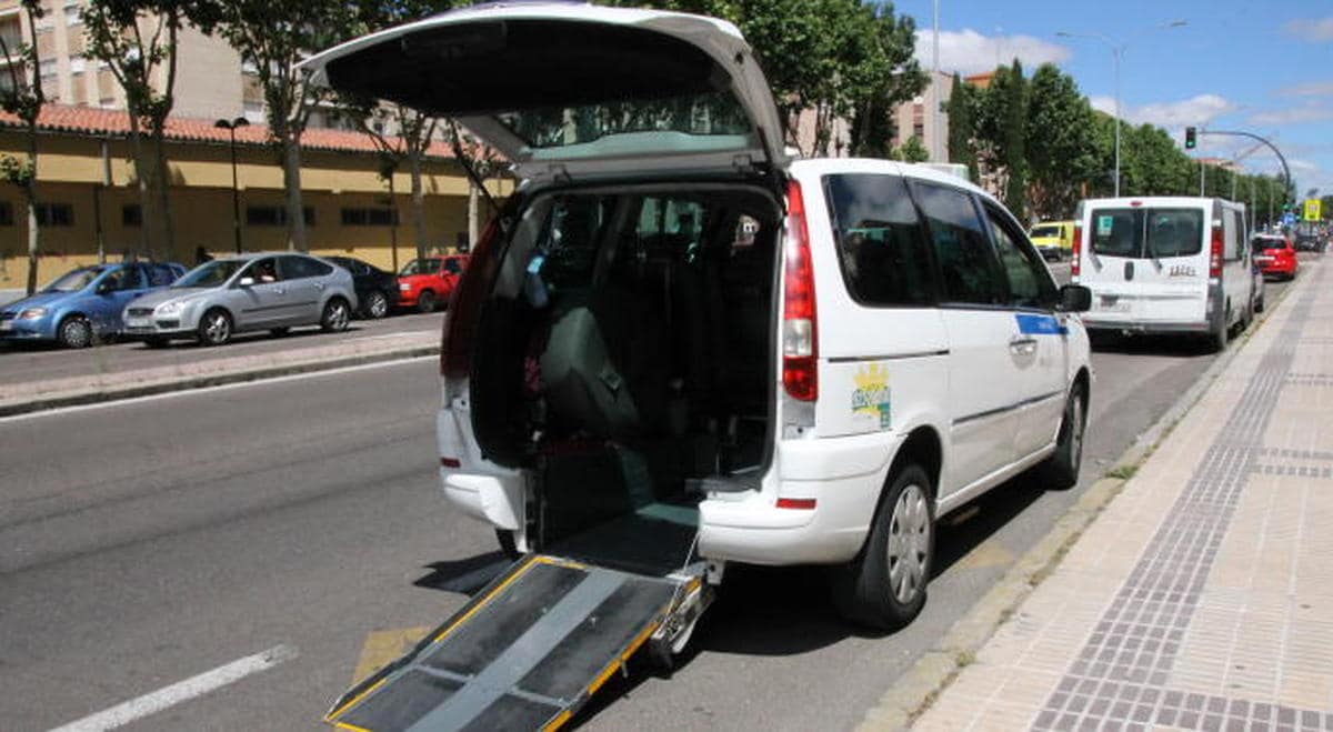 Más de 61.000 euros para adaptar los taxis al transporte de personas con movilidad reducida en Salamanca