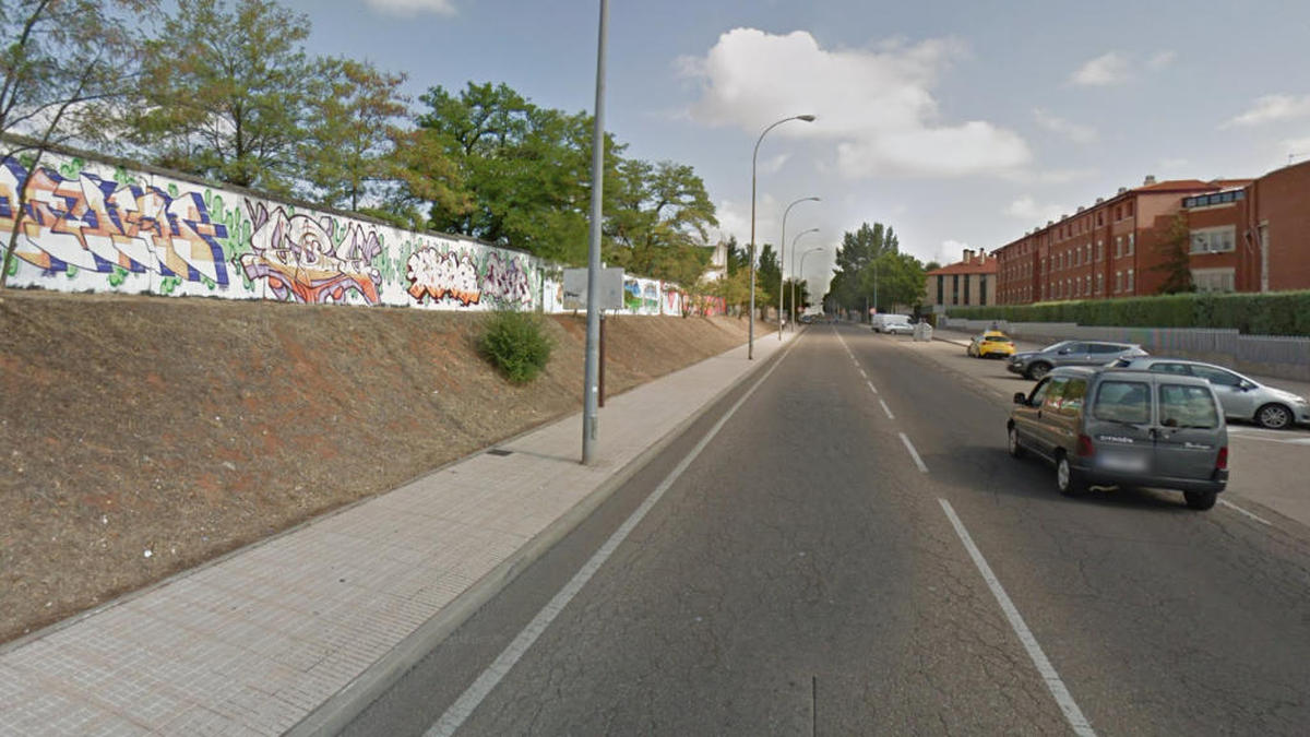 'Cazado' cuando robaba gasolina de un coche en la avenida de la Merced