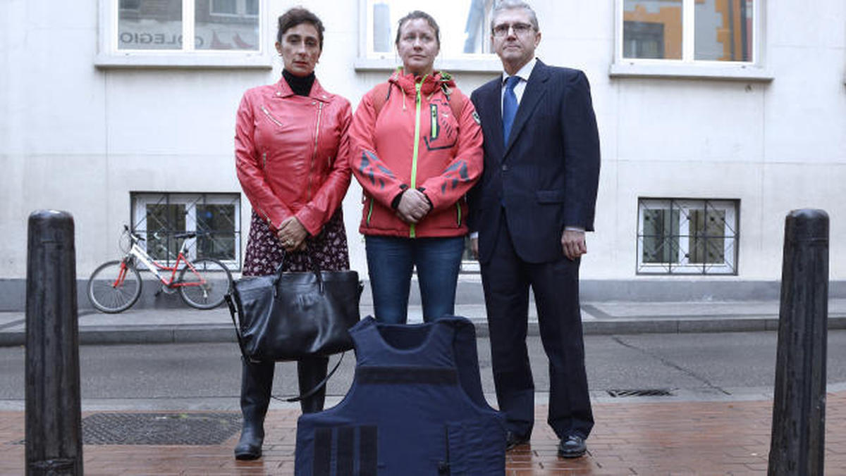 La Guardia Civil expedienta otra vez a la agente que optó por su propio chaleco antibalas para mujer