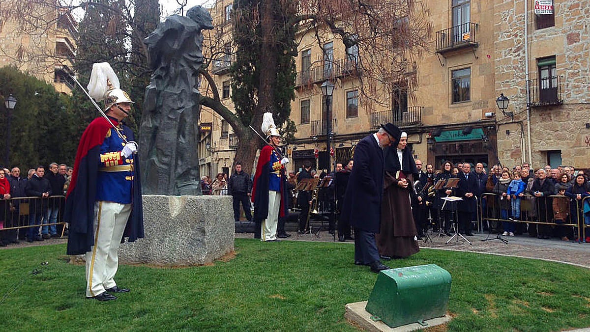 Homenaje a Unamuno con la impronta de Santa Teresa como testigo