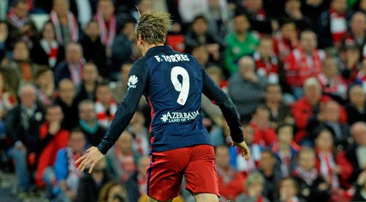 Un gol de Torres permite al Atlético pisar los talones al Barça (0-1)