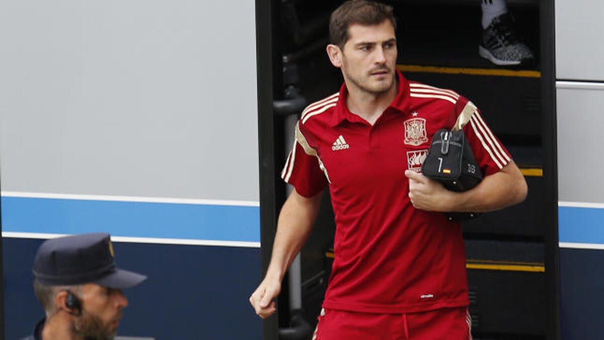 Una oferta de 16 millones de euros haría que Casillas dejara el fútbol profesional y se marchara a EEUU