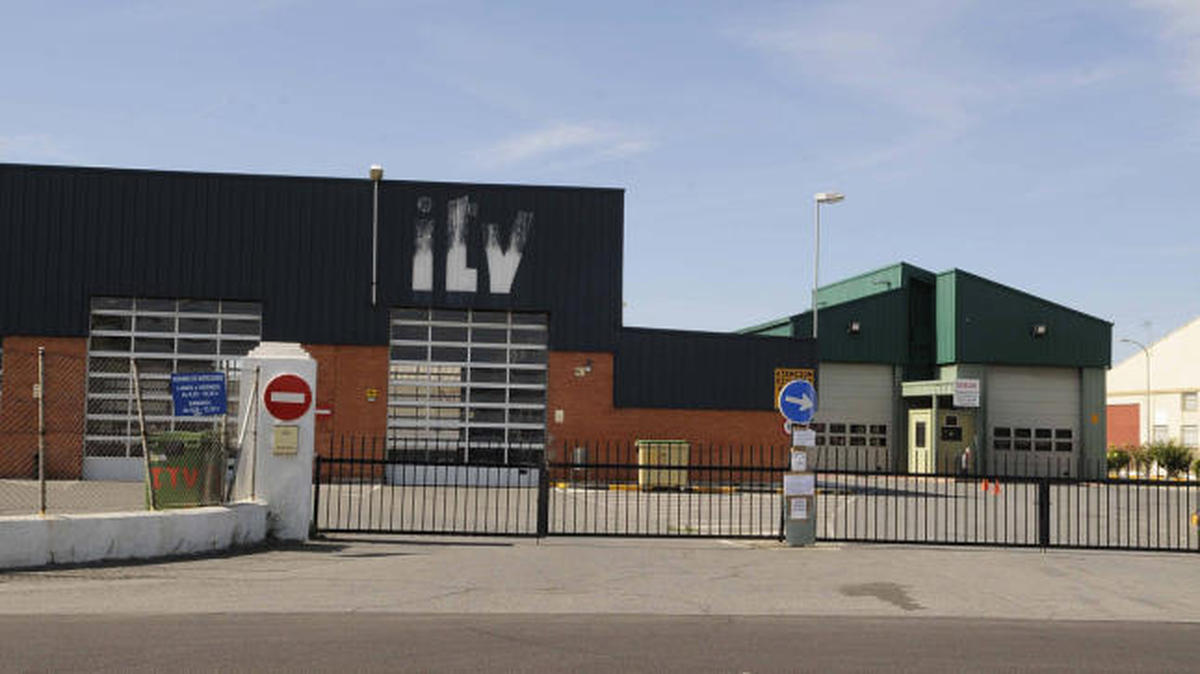 La huelga en las ITV se recrudece y colapsa el servicio