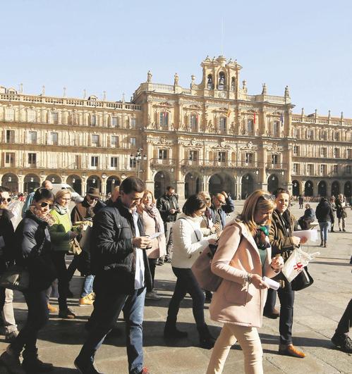 Estos son los ‘cuentos chinos’ sobre Salamanca que pregonan falsos guías turísticos