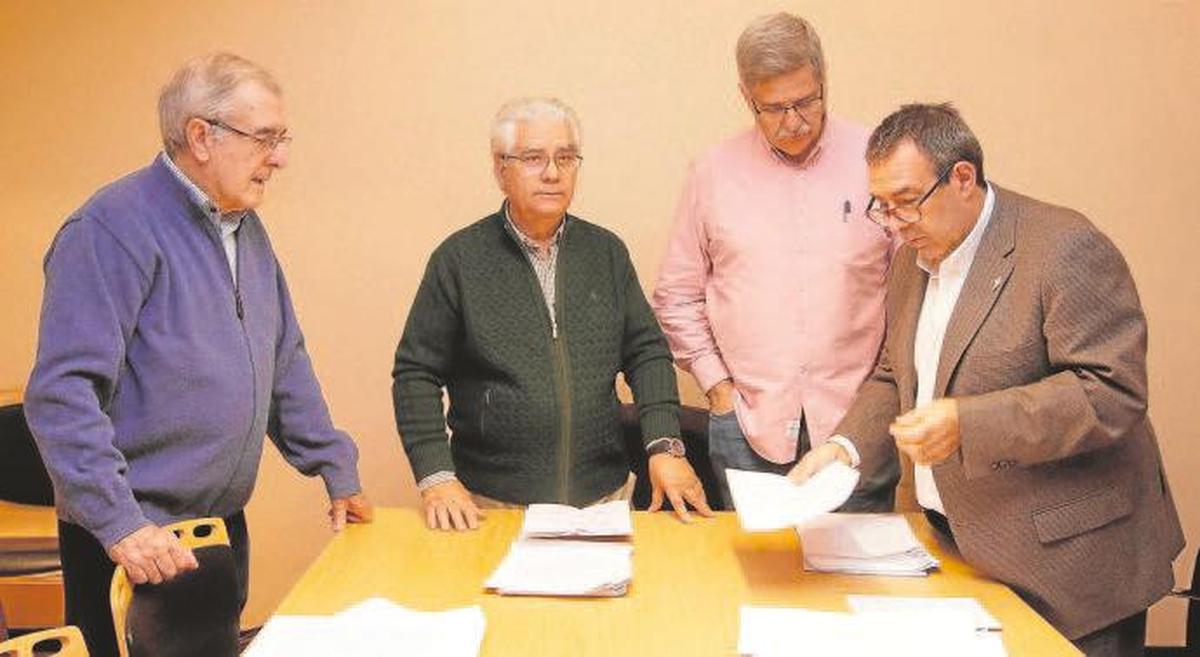 Manuel Pérez, José Luis de Andrés, Juan Francisco Blanco y Santiago Juanes, jurado del XXIII Certamen de Relatos de la Fundación GACETA.