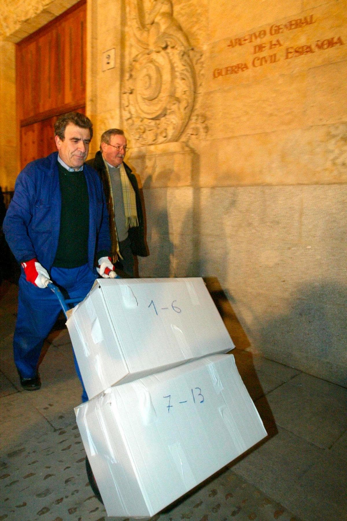 Las primeras 500 cajas que fueron a Cataluña en 2006.