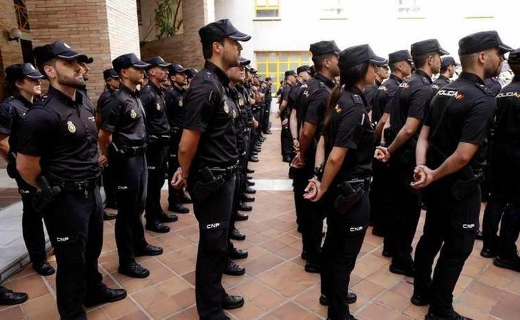 Policías Nacionales.