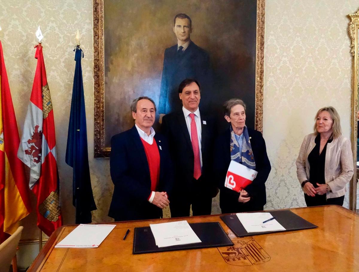 Jesús Juanes, García Carbayo, Carmen Calzada y Cristina Klimowitz.