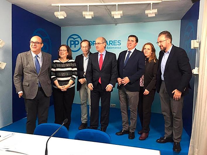 García Sierra, Moro, Robles, Iglesias, Bermúdez de Castro, Del Brío y De Arriba.