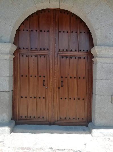 Las nuevas puertas de la iglesia parroquial.