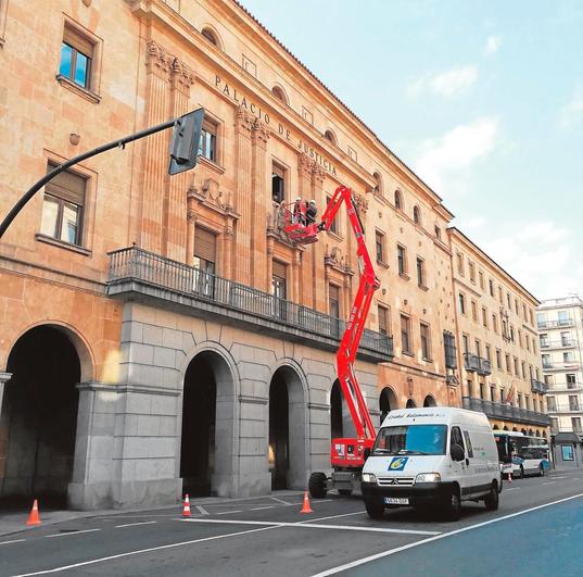 El escudo franquista de Salamanca que desaparecerá en cuatro meses y costará 37.000 euros