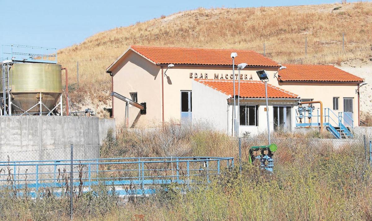 Estación depuradora de aguas residuales (EDAR) de la localidad de Macotera.